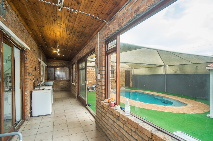 6 Bedroom Property for Sale in Kommetjie Western Cape